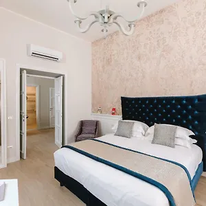 ** Pensión Rhea Silvia Luxury Navona Italia